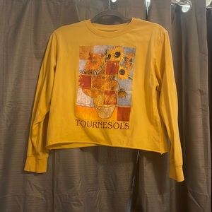 Cute crop top not all the way a crop top